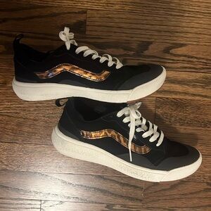 Vans Black Patent Leopard Ultrarange EXO SE Shoe, 8.5 Men, 10.0 Women